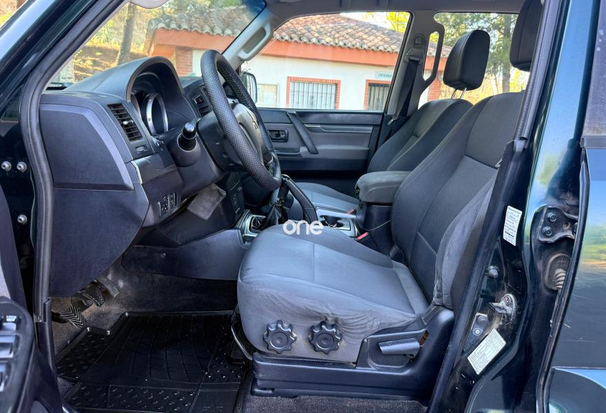 MITSUBISHI Montero 2011