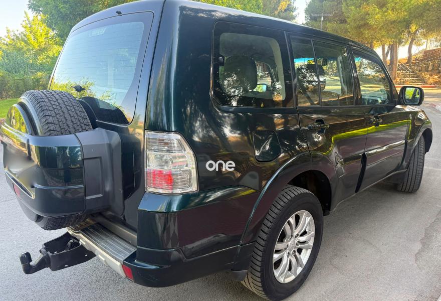 MITSUBISHI Montero 2011