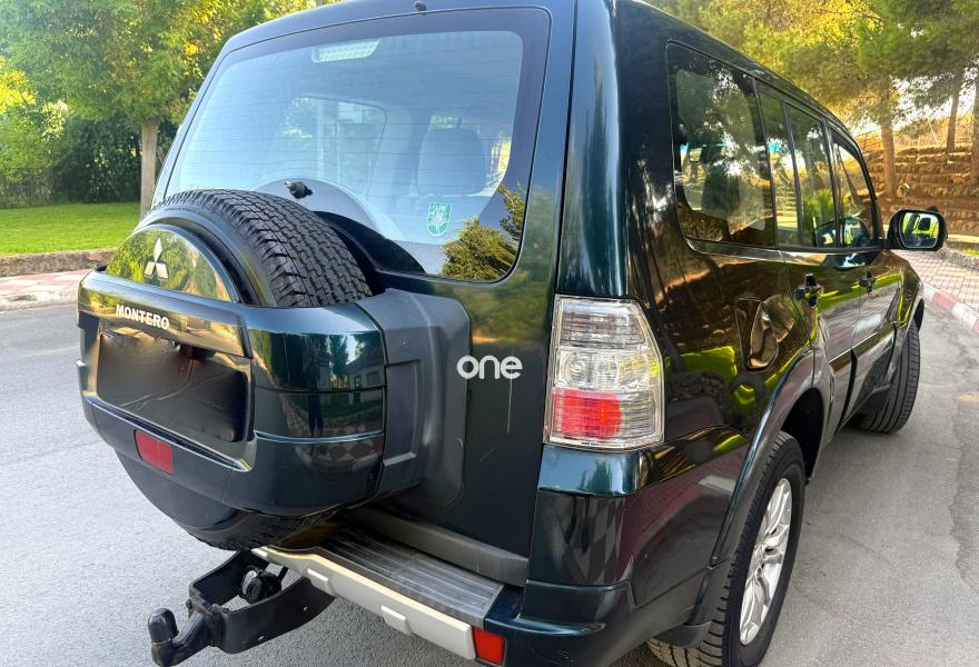 MITSUBISHI Montero 2011