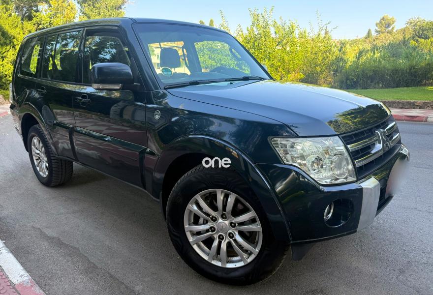 MITSUBISHI Montero 2011