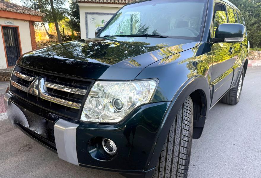 MITSUBISHI Montero 2011