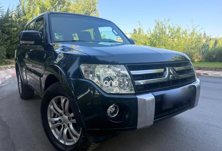 MITSUBISHI Montero 2011