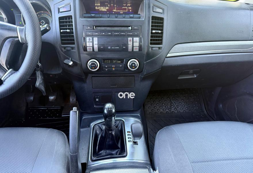 MITSUBISHI Montero 2011