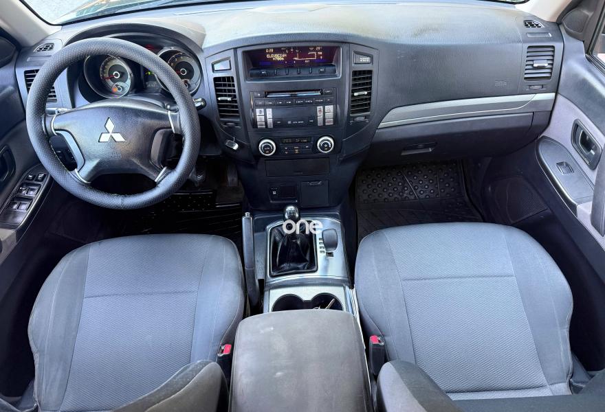 MITSUBISHI Montero 2011