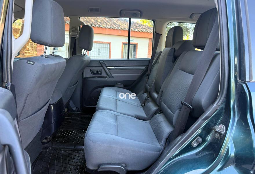 MITSUBISHI Montero 2011