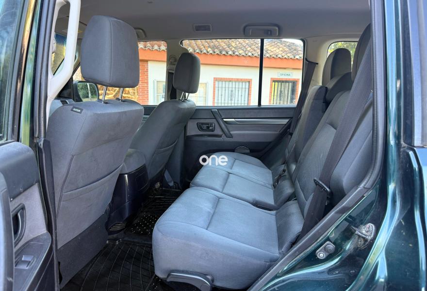 MITSUBISHI Montero 2011
