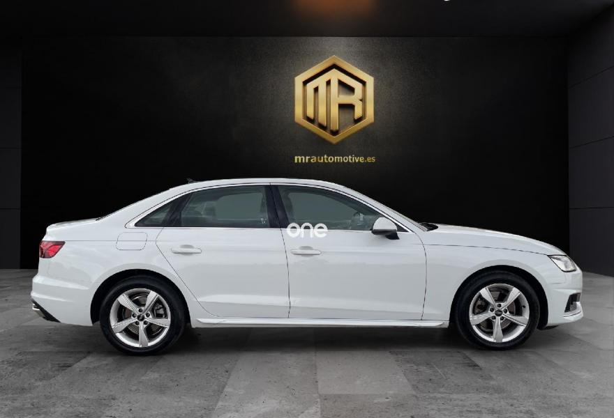 AUDI A4 2022