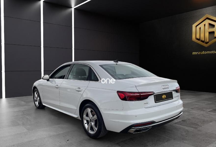 AUDI A4 2022