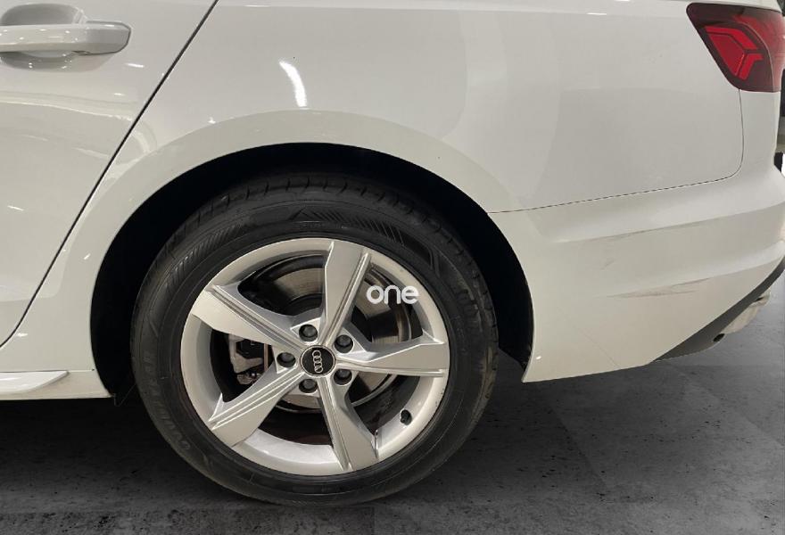 AUDI A4 2022