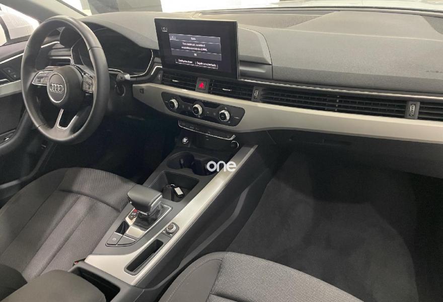 AUDI A4 2022