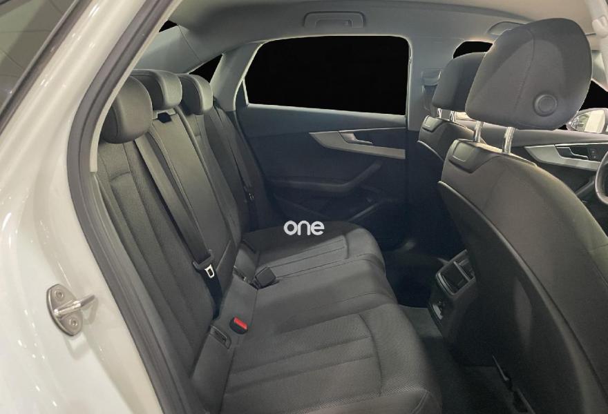 AUDI A4 2022