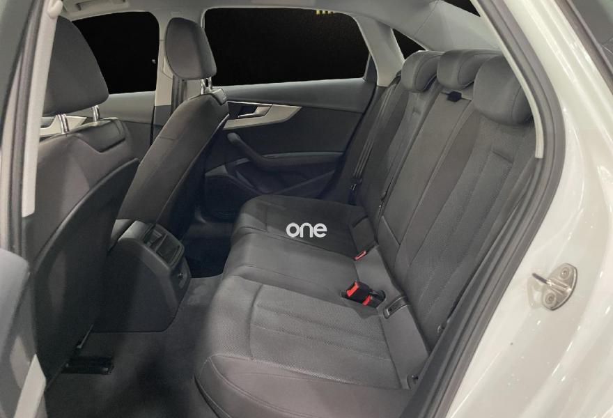 AUDI A4 2022