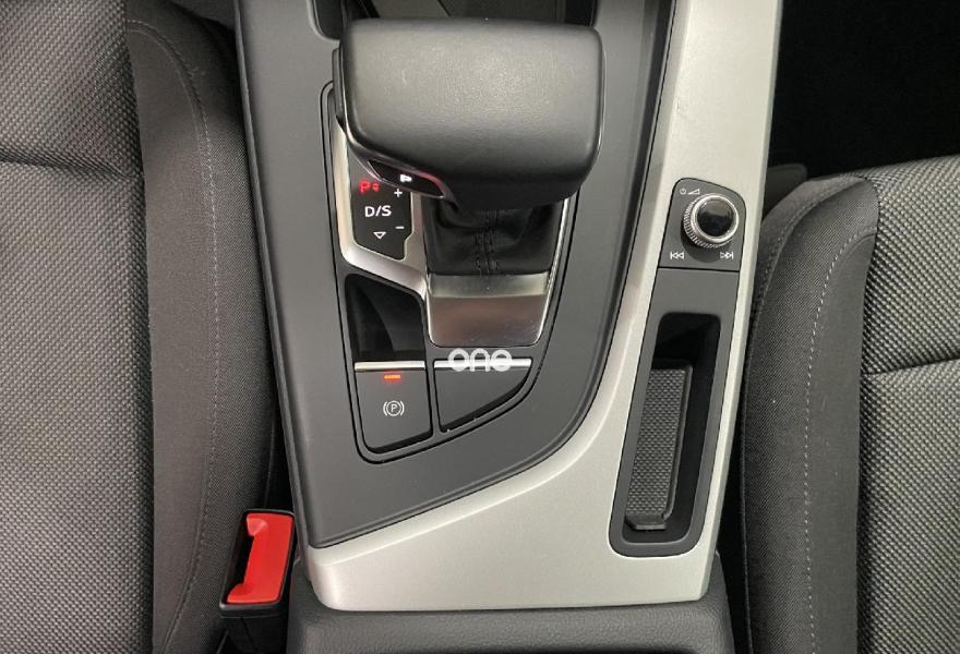 AUDI A4 2022