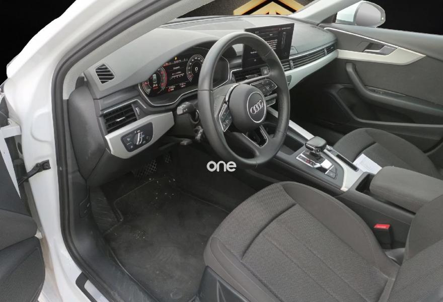 AUDI A4 2022