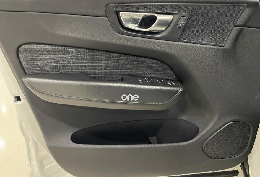 VOLVO XC60 2021