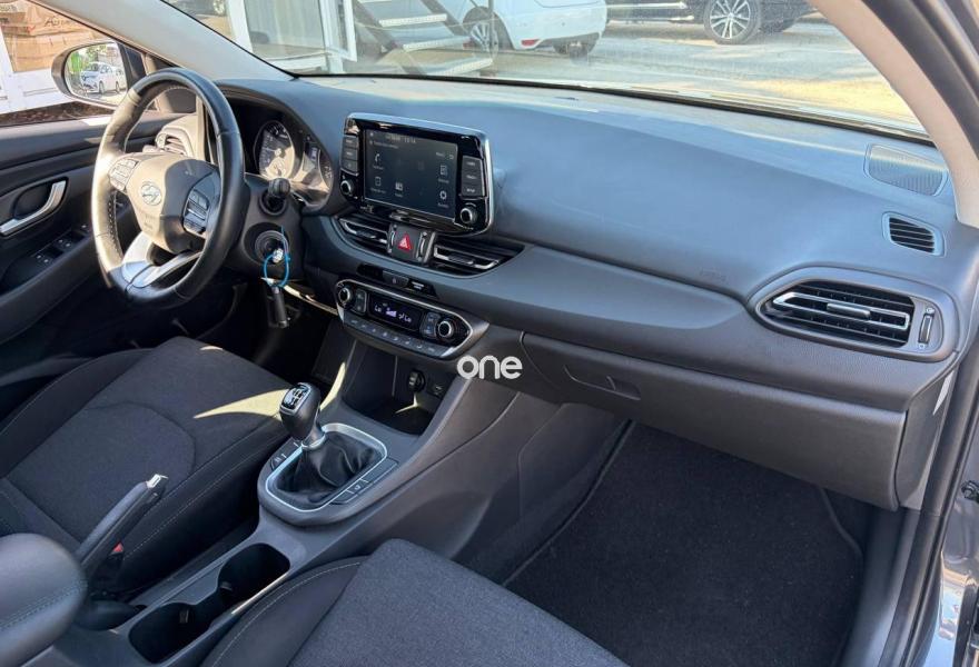 HYUNDAI i30 2022