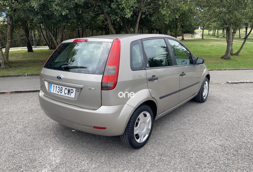 FORD Fiesta 2004