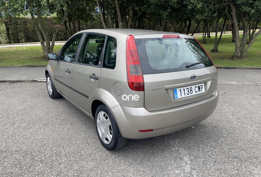 FORD Fiesta 2004