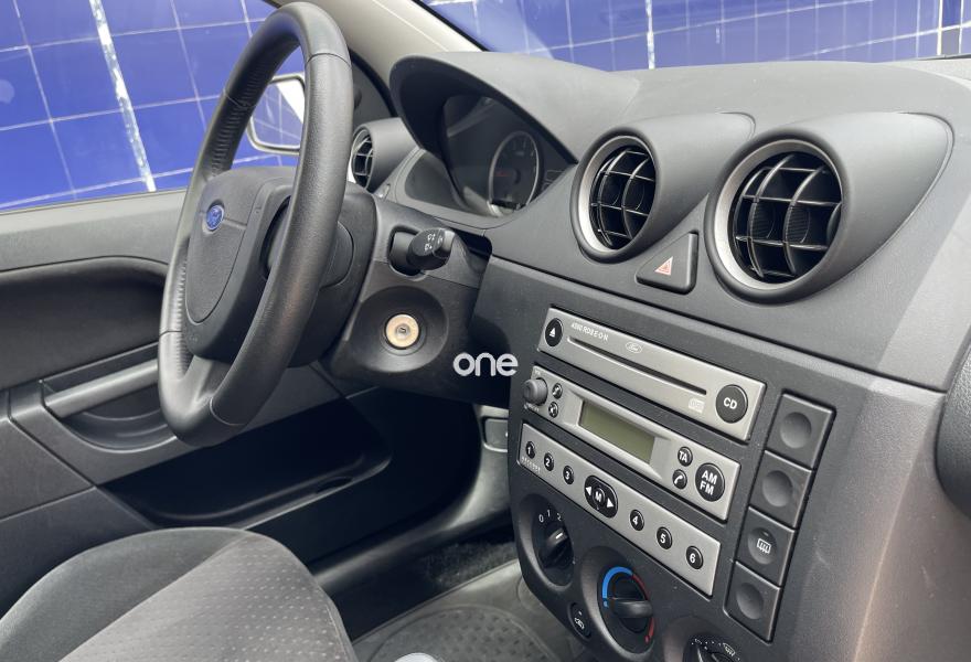 FORD Fiesta 2004