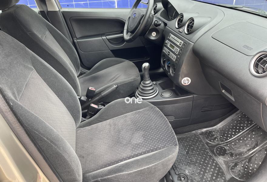 FORD Fiesta 2004