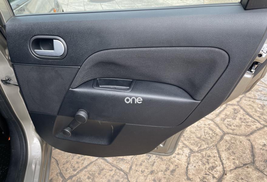 FORD Fiesta 2004