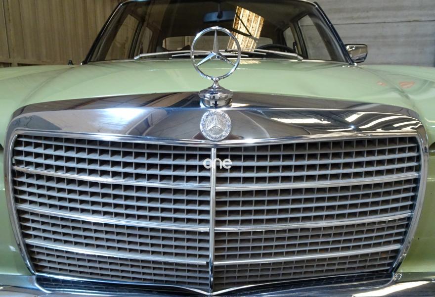 MERCEDES 230 1978