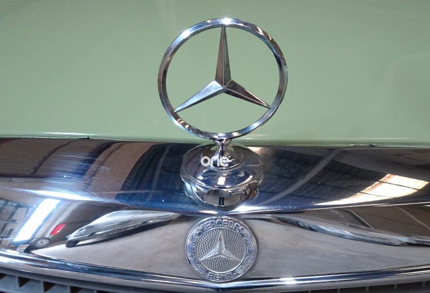 MERCEDES 230 1978