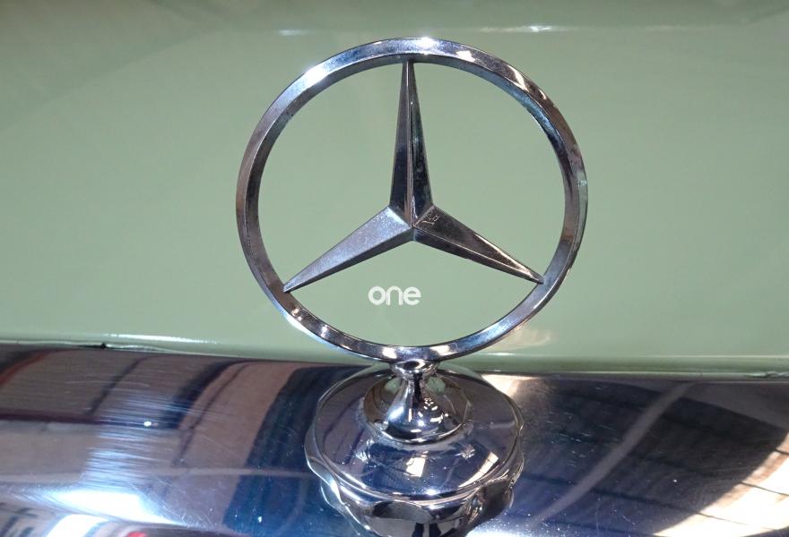 MERCEDES 230 1978
