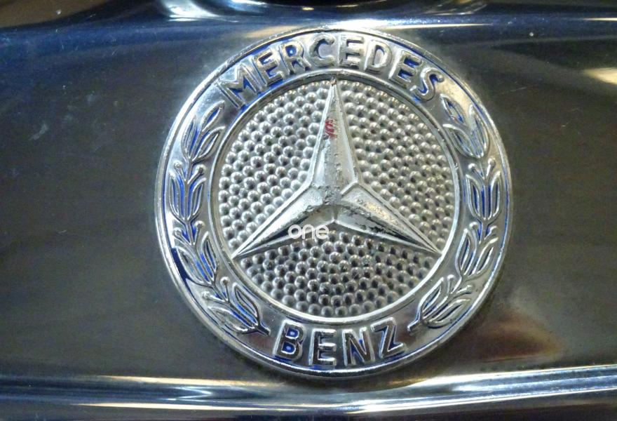 MERCEDES 230 1978