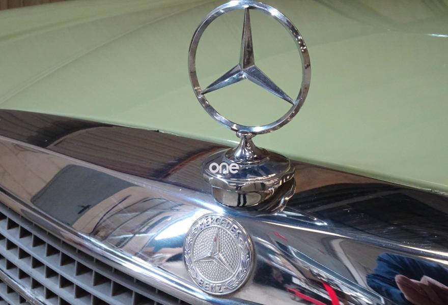 MERCEDES 230 1978