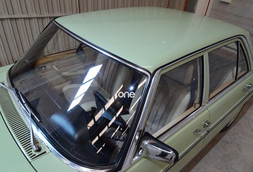 MERCEDES 230 1978