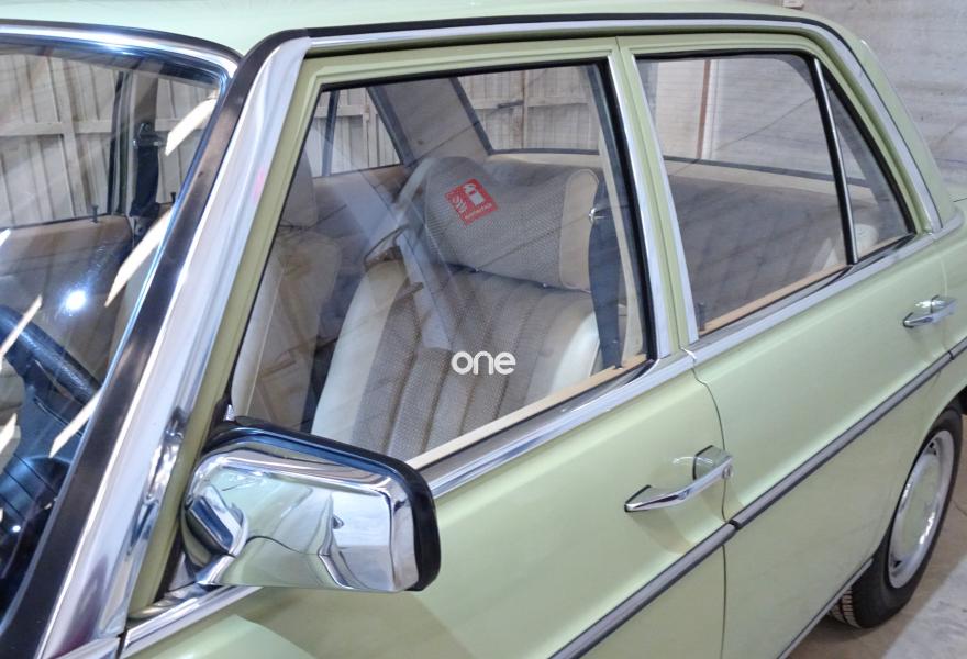 MERCEDES 230 1978