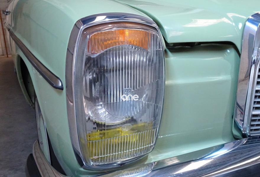 MERCEDES 230 1978