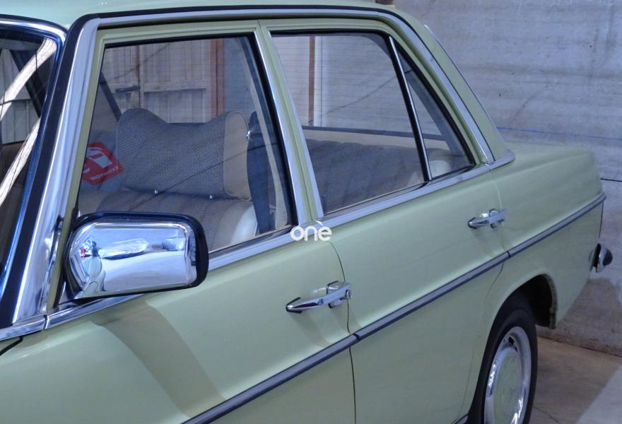 MERCEDES 230 1978