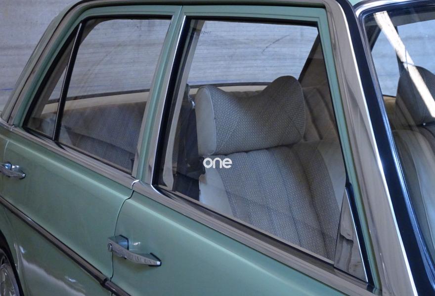 MERCEDES 230 1978