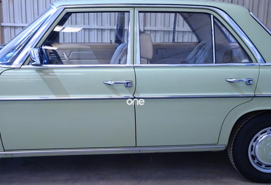 MERCEDES 230 1978
