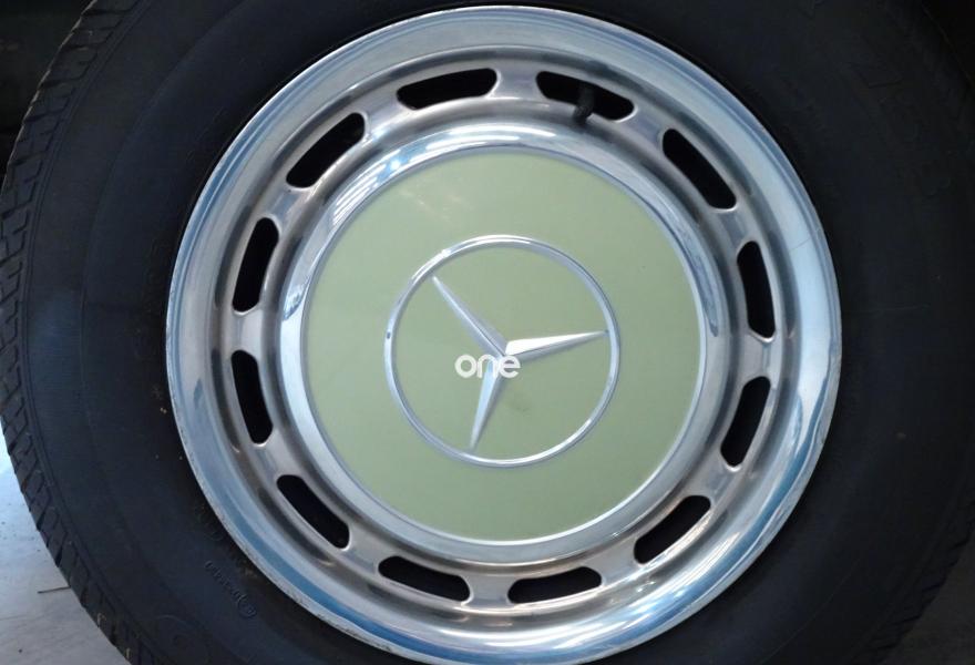MERCEDES 230 1978