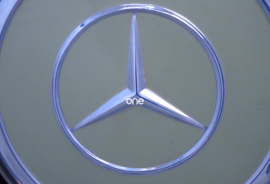 MERCEDES 230 1978