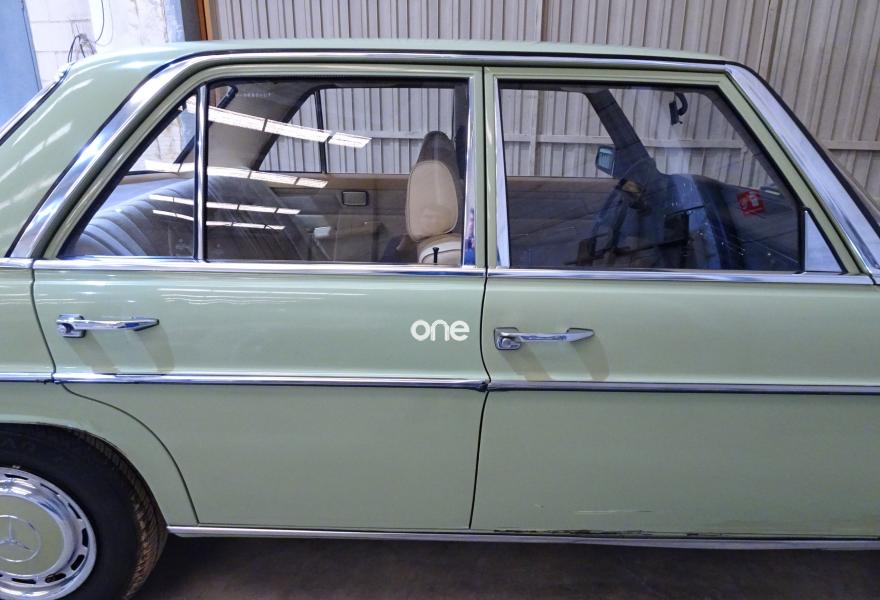 MERCEDES 230 1978