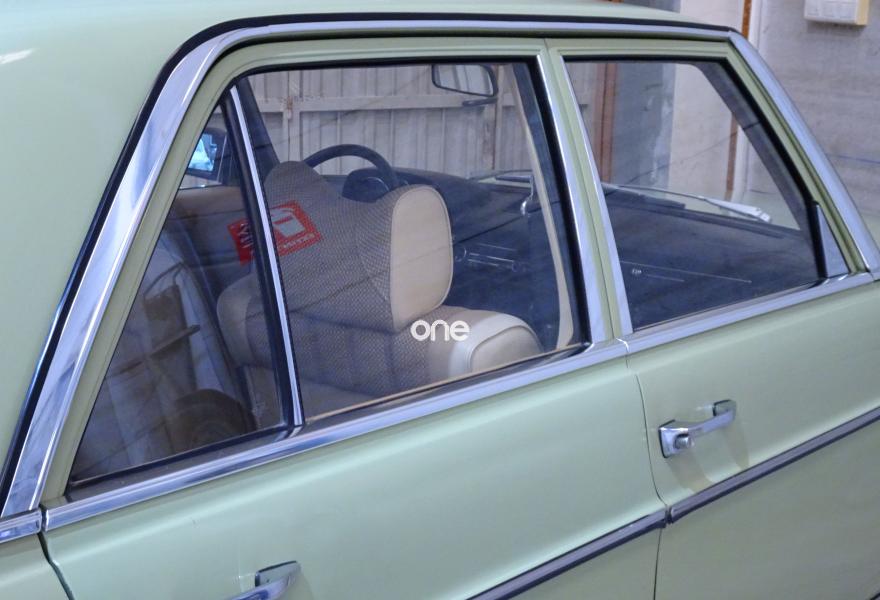 MERCEDES 230 1978