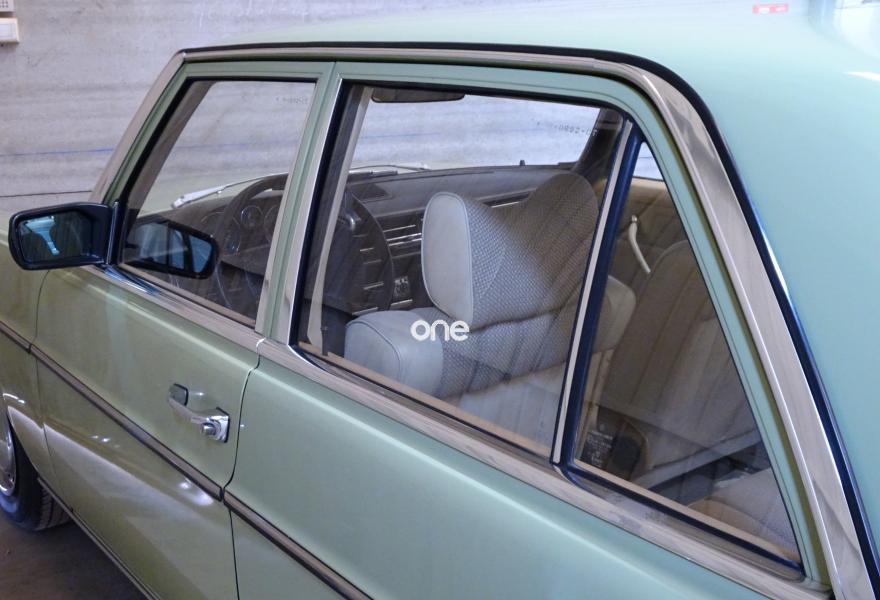MERCEDES 230 1978