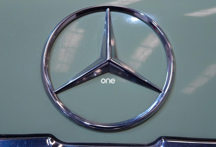 MERCEDES 230 1978