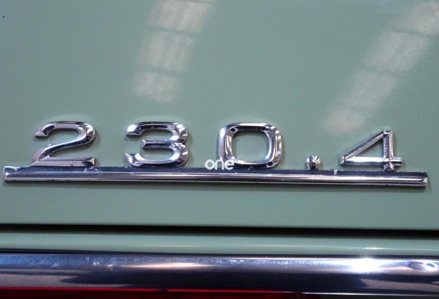 MERCEDES 230 1978
