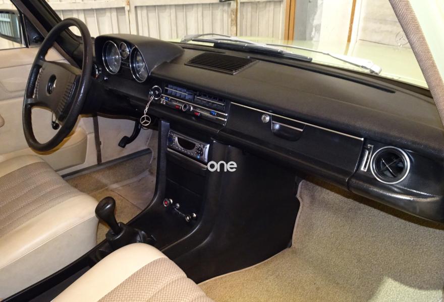 MERCEDES 230 1978