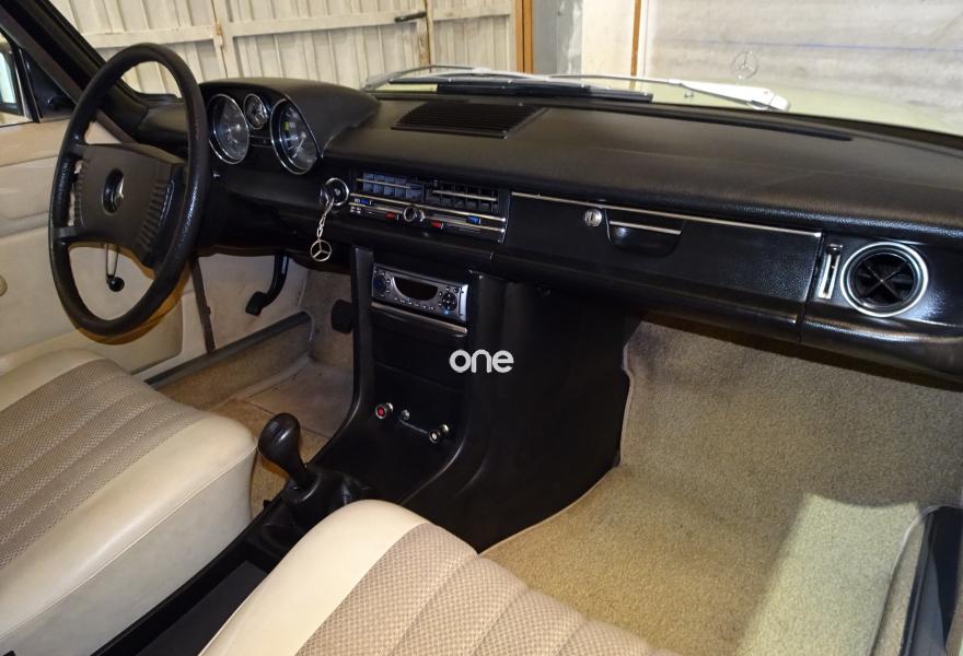 MERCEDES 230 1978