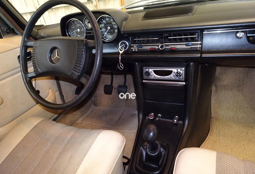 MERCEDES 230 1978