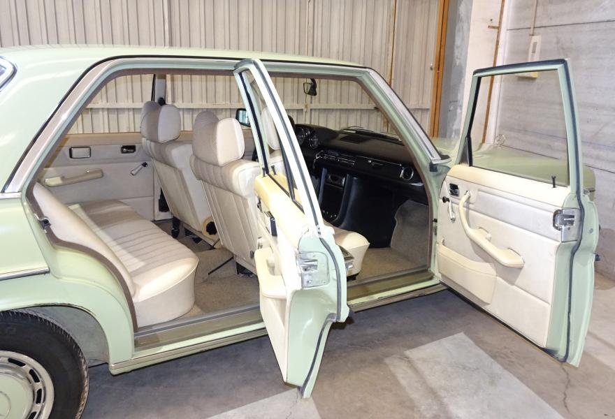 MERCEDES 230 1978