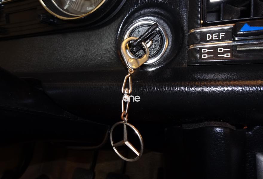 MERCEDES 230 1978