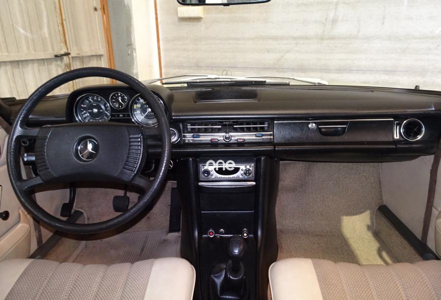 MERCEDES 230 1978