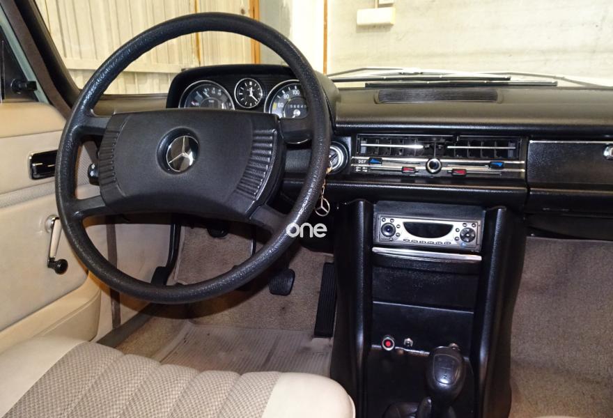 MERCEDES 230 1978